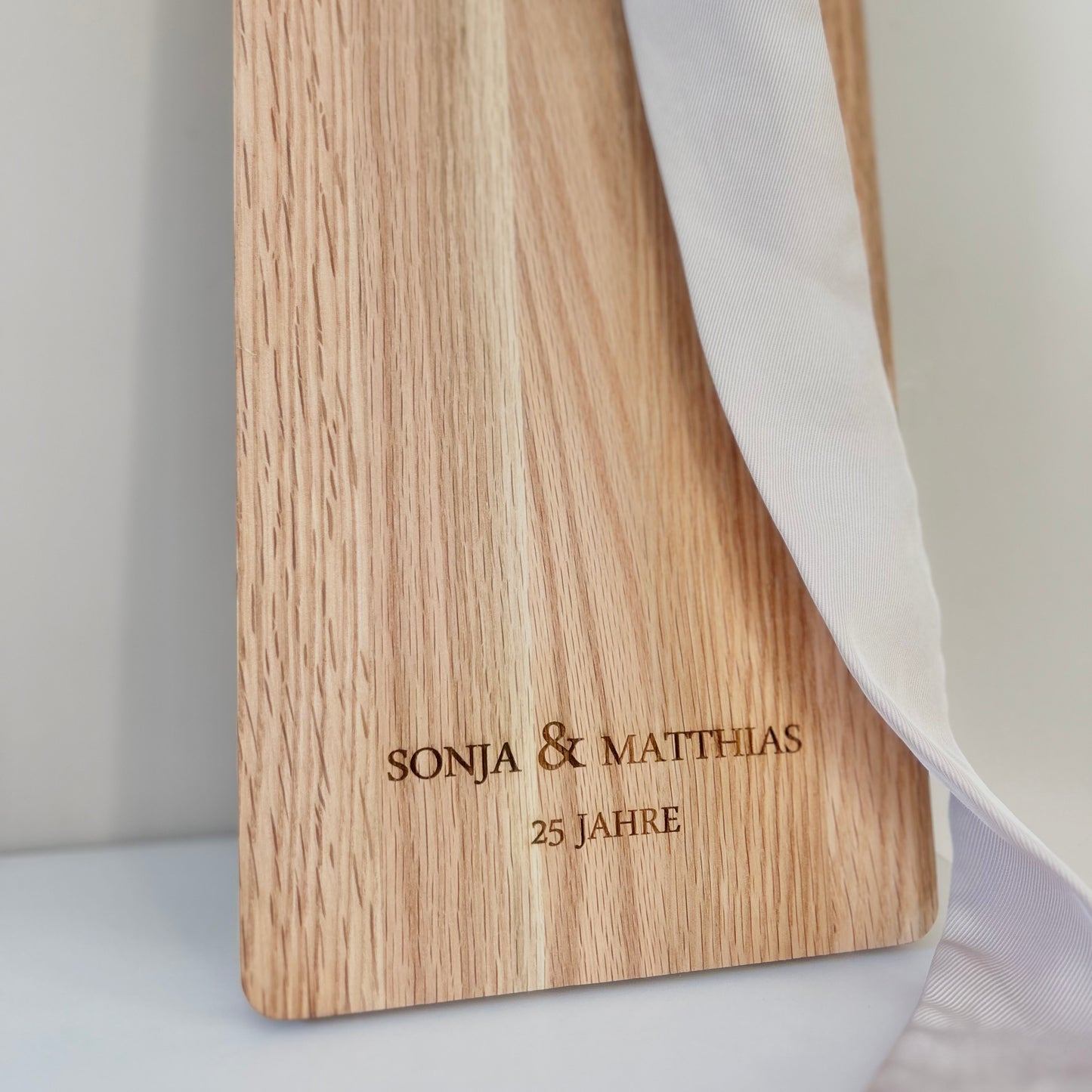 Personalisierbares Eichenholzbrett – Gravur mit individuellem Text