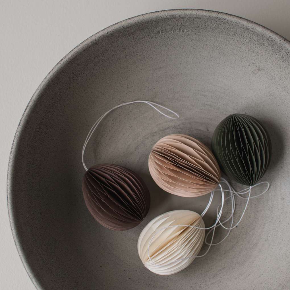 Papier Osteranhänger in braun | DBKD Osterei