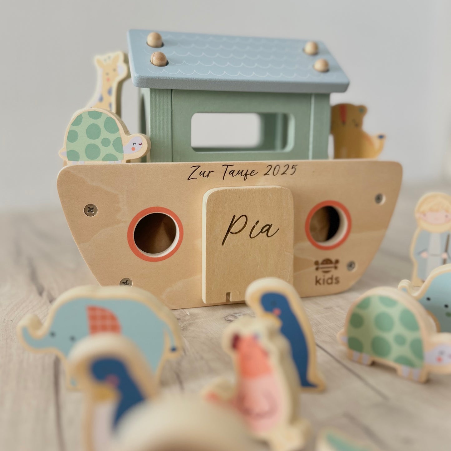 Arche Noah mit Gravur – Personalisiertes Taufgeschenk aus Holz