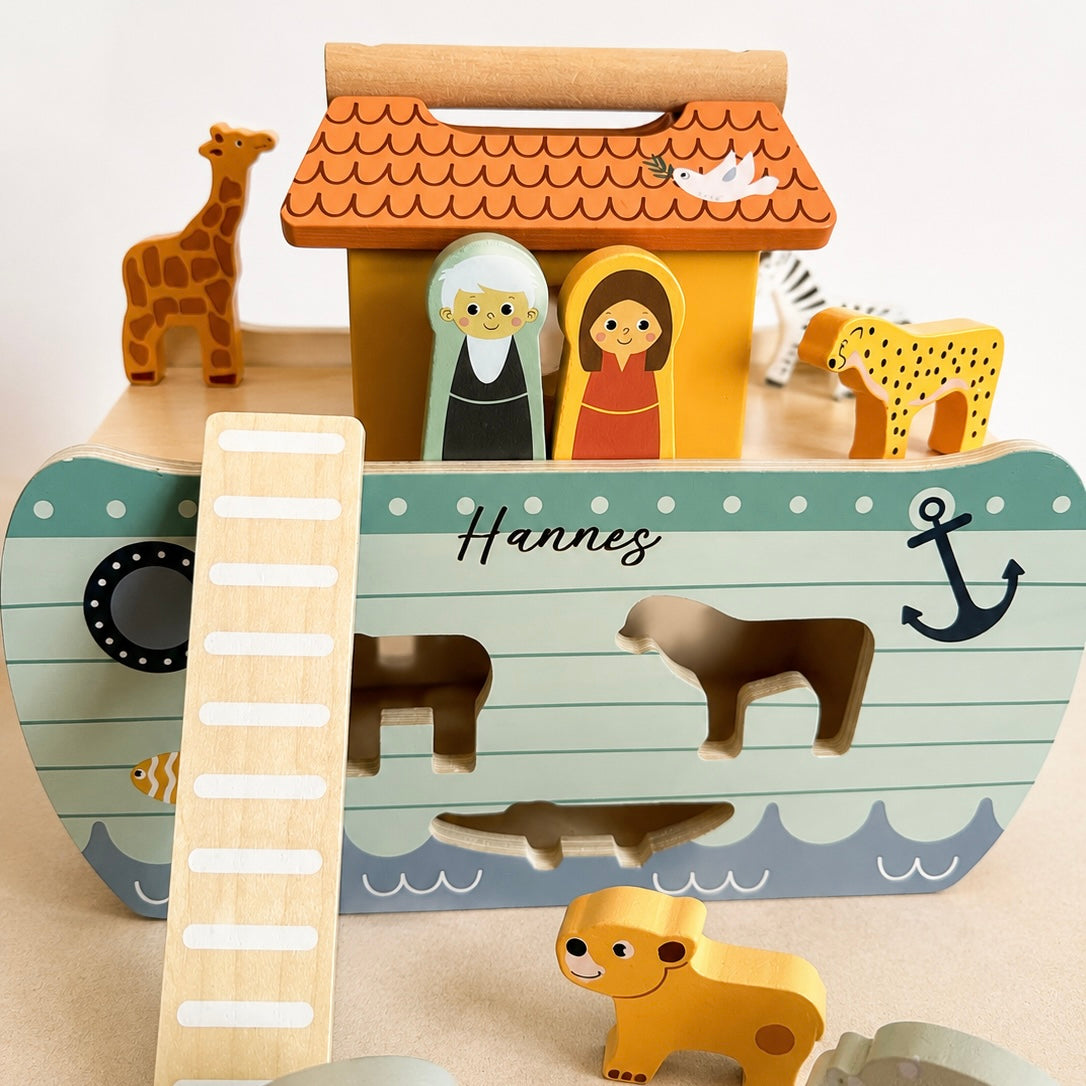 Arche Noah mit Gravur – Personalisiertes Taufgeschenk aus Holz