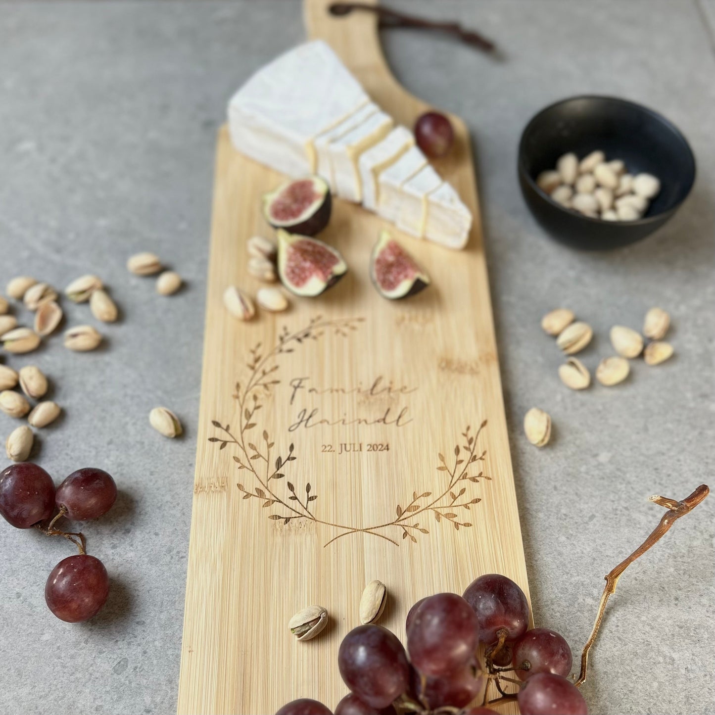 Schneidebrett mit Wunschgravur personalisierbar Hochzeit, Paare, Familien & Einzugsgeschenk