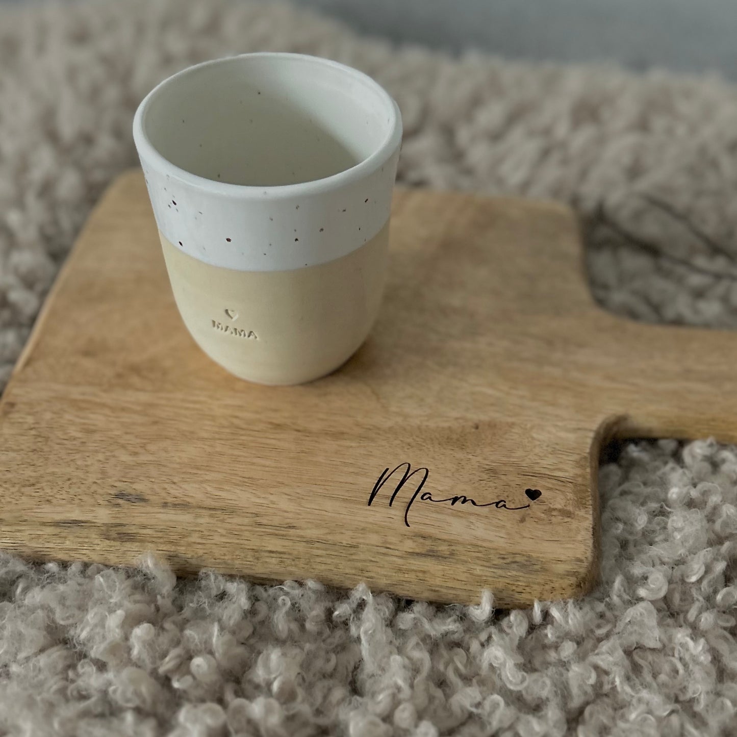 Brotzeitbrett „Mama“ mit Gravur | Geschenk zum Muttertag & Geburtstag