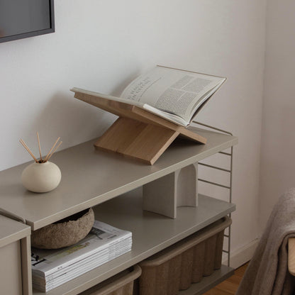 Handgefertigter Buchständer mit Gravur – Das perfekte Geschenk für Familie & Freunde