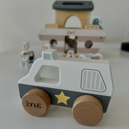Tryco Holzauto Krankenwagen personalisierbar