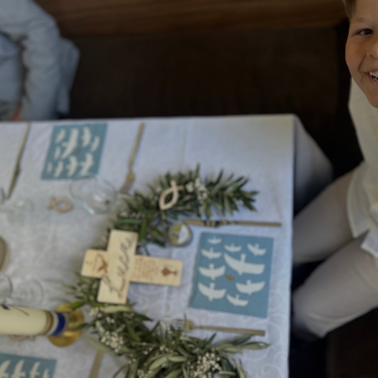 Personalisiertes Kommunionskreuz mit Name, Datum & Wunschspruch