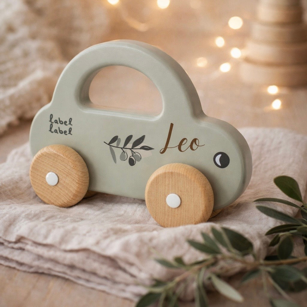 Label Label Holzauto personalisierbar olivegrün