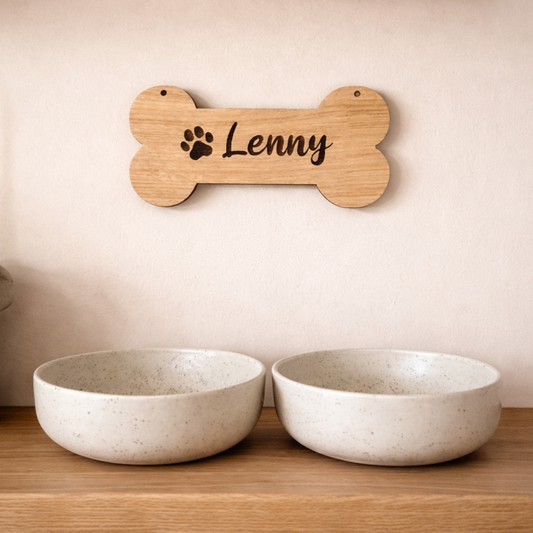 Personalisiertes Hundeschild aus Holz – Name mit Pfote