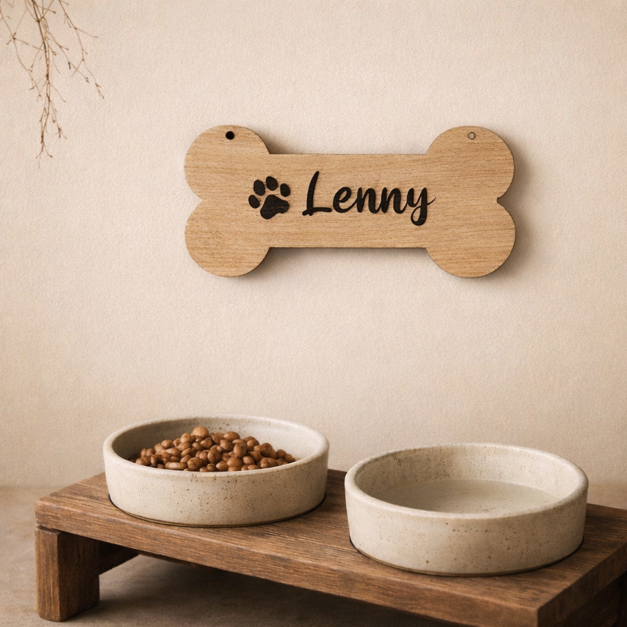 Personalisiertes Hundeschild aus Holz – Name mit Pfote