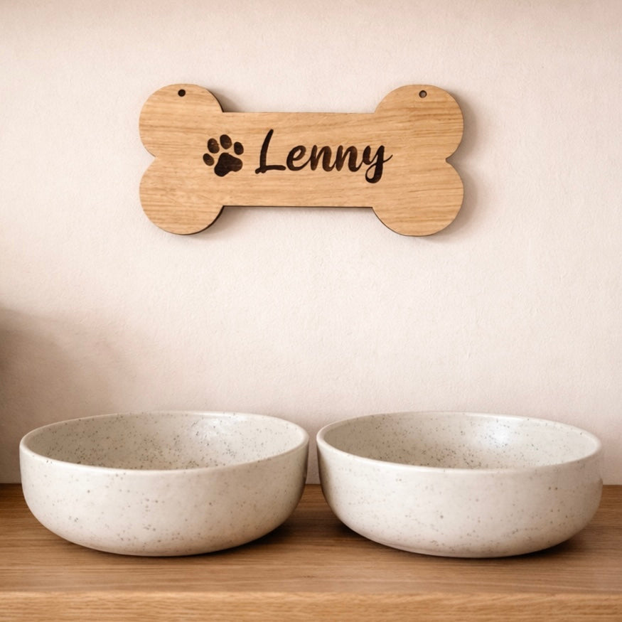 Personalisiertes Hundeschild aus Holz – Name mit Pfote