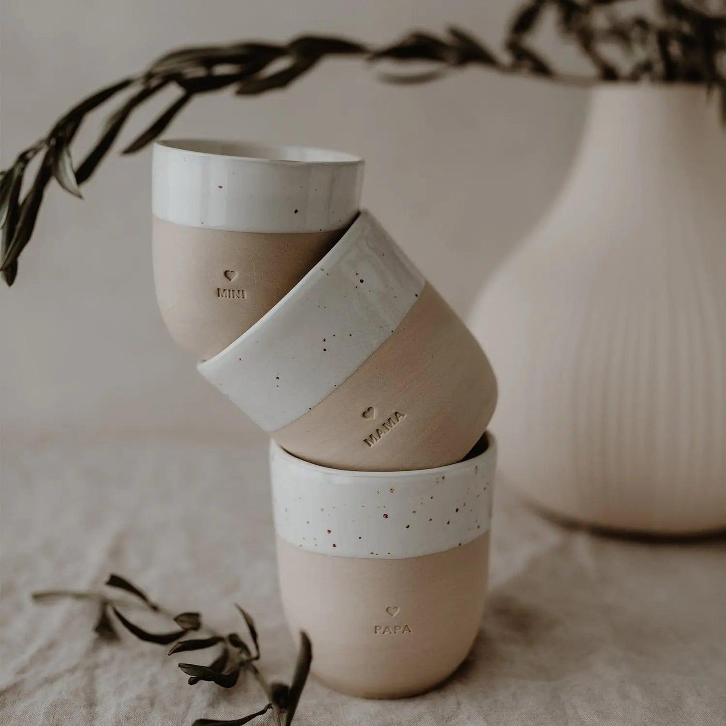 Eulenschnitt Tassen Set – Steingutbecher Mama & Papa | Geschenkidee für Eltern