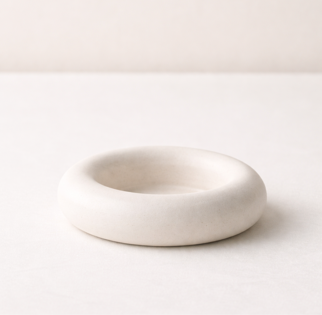 Ania Ring – Kerzenhalter & Schale aus Keramik, Weiß | Lübech Living