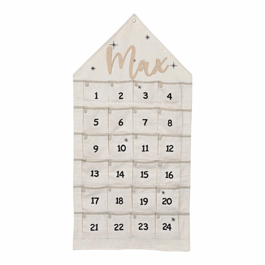 Personalisierter Stoff-Adventskalender mit Holz-Namensschriftzug