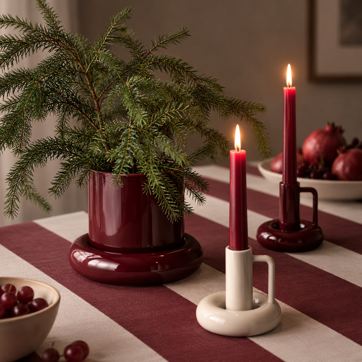 AMARA Adventskerzenhalter – Moderner Adventskranz für 4 Kerzen in Dunkelrot