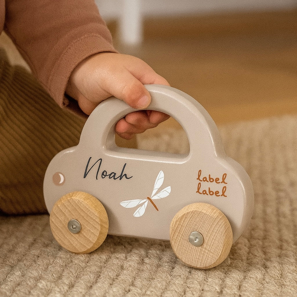 Label Label Holzauto personalisierbar beige