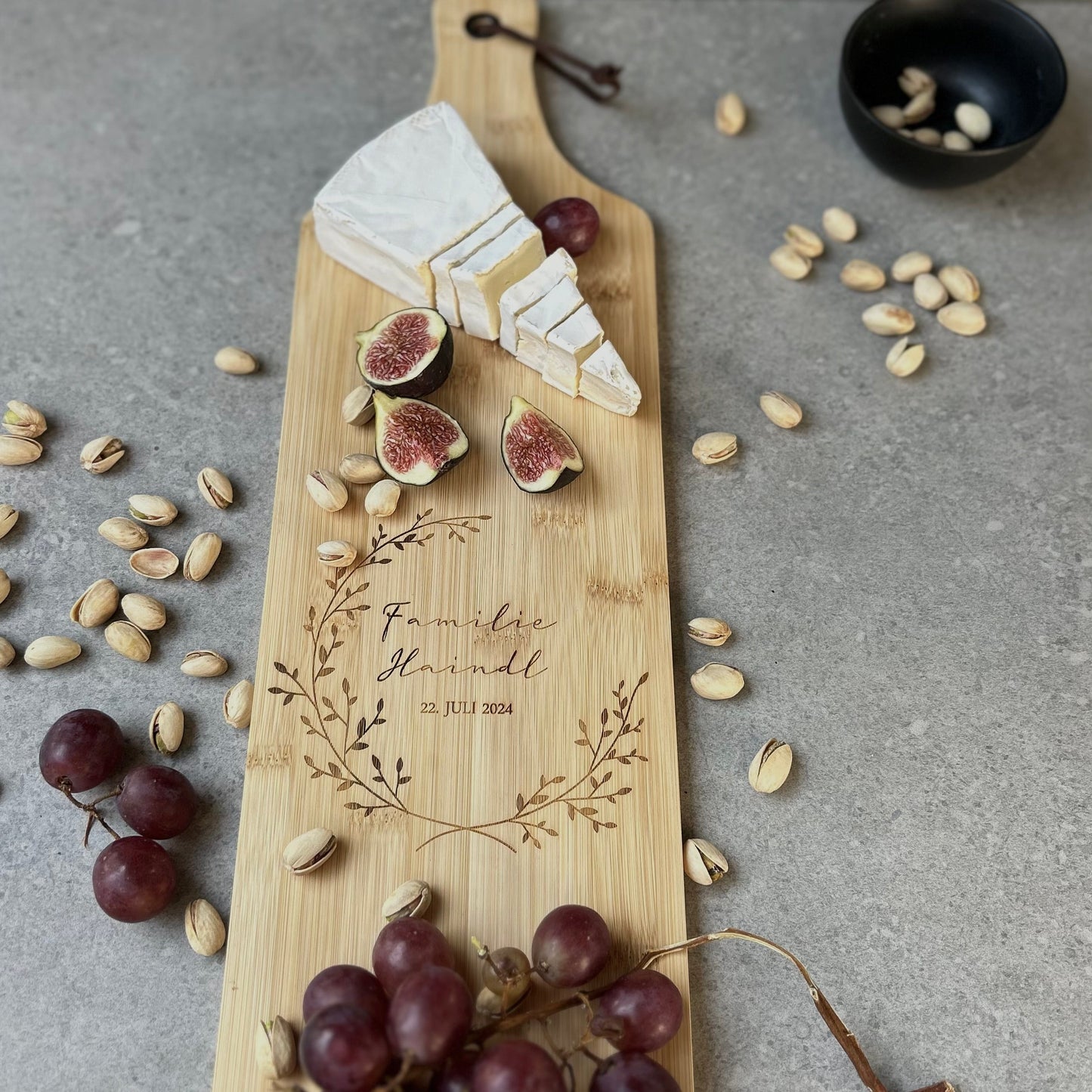 Schneidebrett mit Wunschgravur personalisierbar Hochzeit, Paare, Familien & Einzugsgeschenk