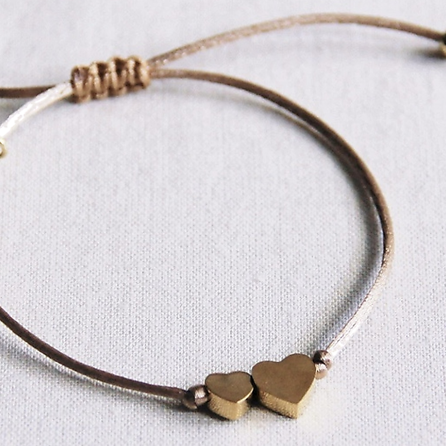 Einschulung Glücksbringer Armband – Goldene Herzen für kleine Heldinnen