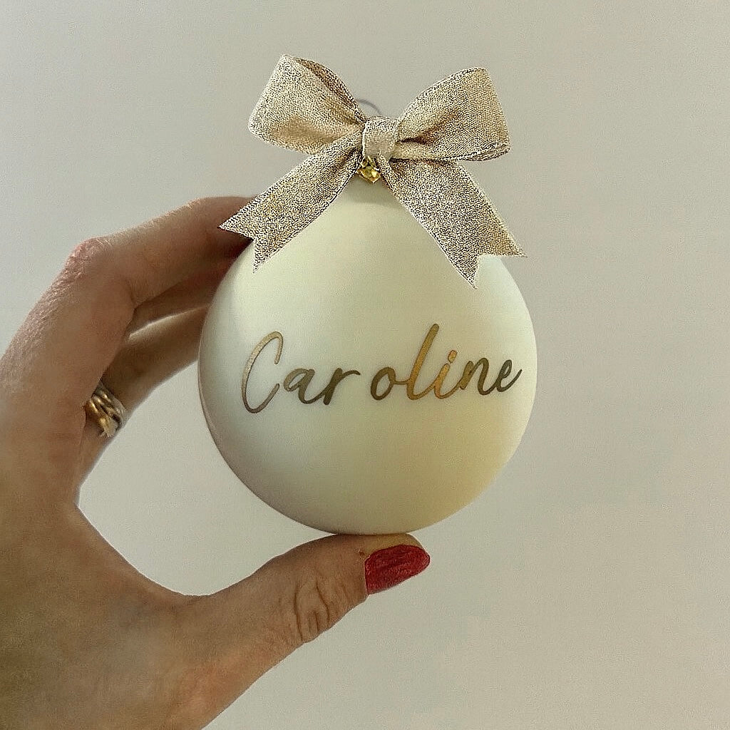 Personalisierte Weihnachtskugeln mit Namen – goldene Schrift, matt oder glänzend, mit oder ohne Geschenkverpackung