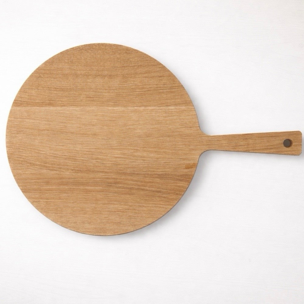Premium Pizzabrett aus massiver Eiche mit Griff – handgefertigt