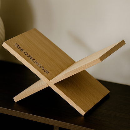 Handgefertigter Buchständer mit Gravur – Das perfekte Geschenk für Familie & Freunde