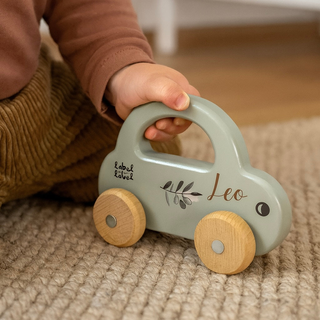 Label Label Holzauto personalisierbar olivegrün