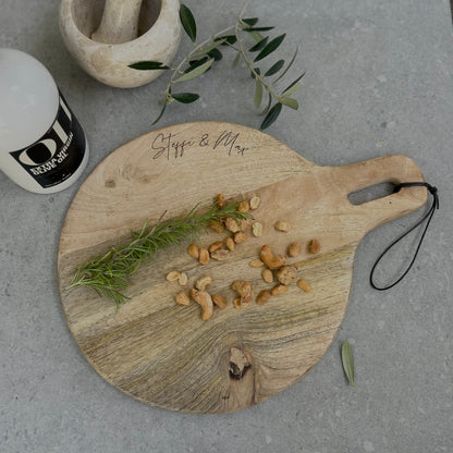 Schneidebrett Hochzeit rund mit Wunschgravur personalisiert