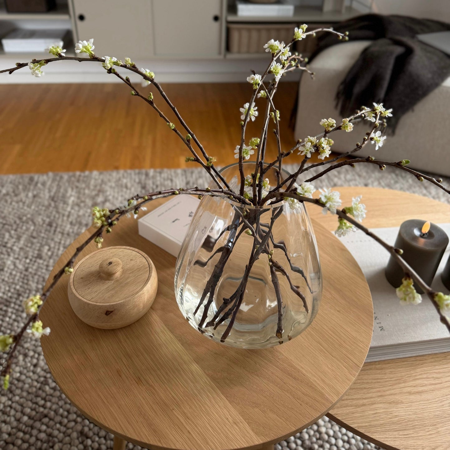 Gerillte Glasvase „Nordic Flow“ – minimalistische Vase aus klarem Glas