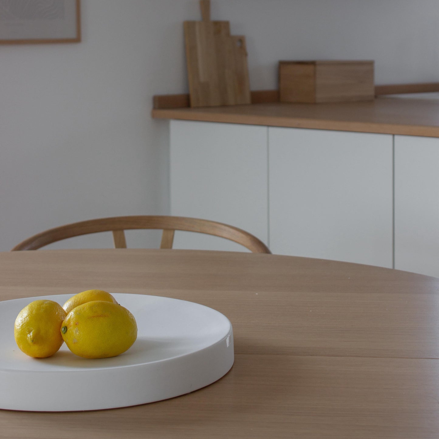 Runde Dekoschale Weiß – Minimalistisches Tablett im Skandi Stil – Lübech Living (Ø35 cm)