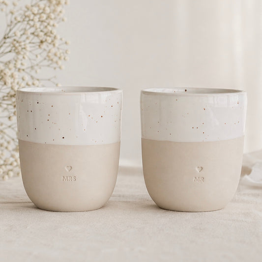 Eulenschnitt Tasse „Mr / Mrs“ Steingut – Hochzeitsgeschenk Becher | einzeln & Set