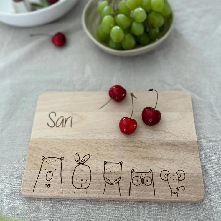 Personalisiertes Frühstücksbrettchen Für Kinder Mit Namen - 23,5x15cm Buchenholz