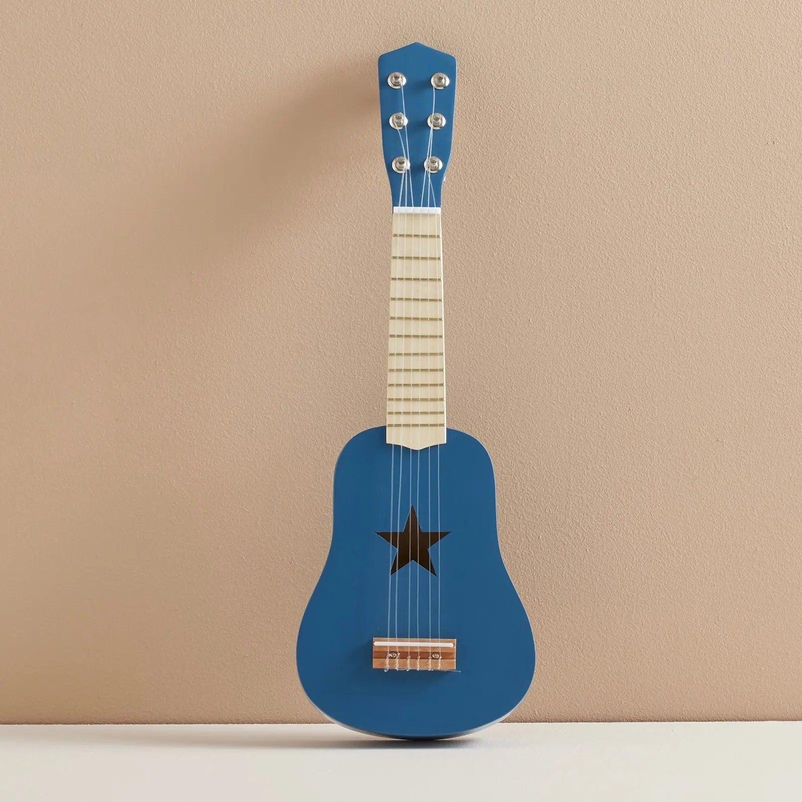 Kindergitarre aus Holz blau ab 3 Jahren personalisiert - Kids Concept Schön Manufaktur