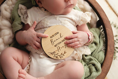 Baby Meilensteinscheibe „ Aus dem Bauch mitten ins Herz“ Schön Manufaktur